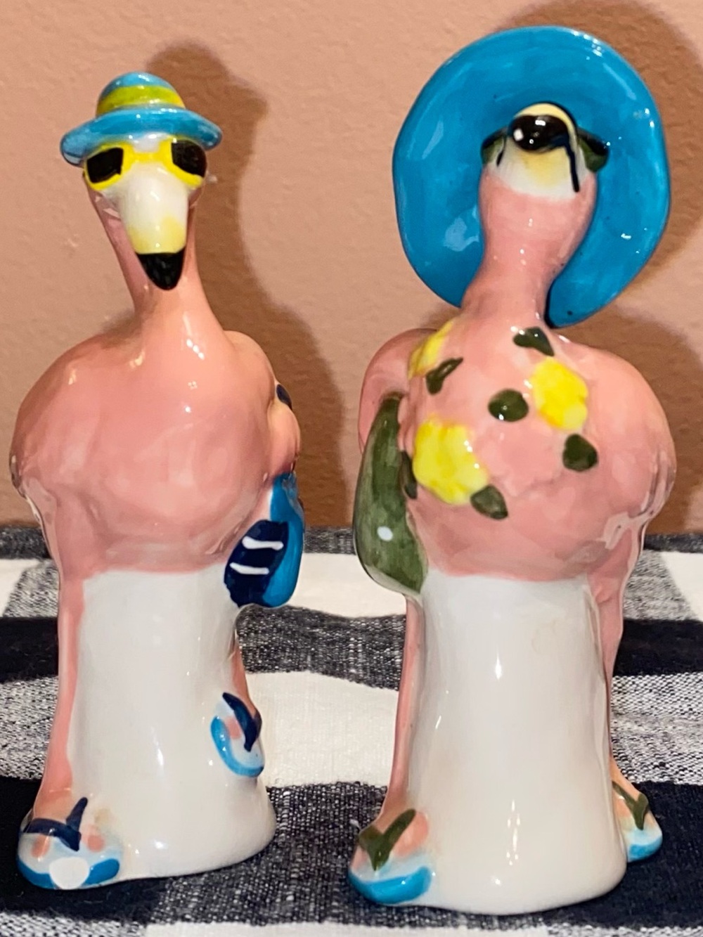 WHIMSICAL PINK FLAMINGO Salt & Pepper Shakers Beach Tourist Set Ceramic NWOB
